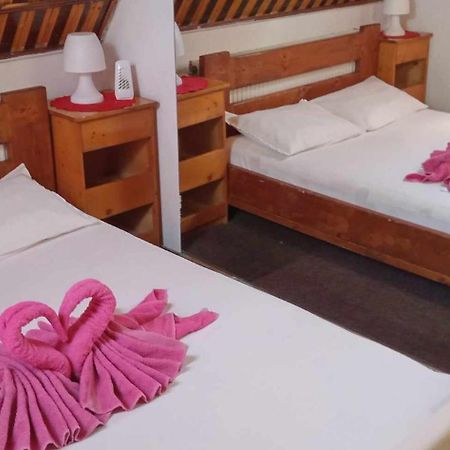 Hostel Intim 95 Ron Birlad Ngoại thất bức ảnh